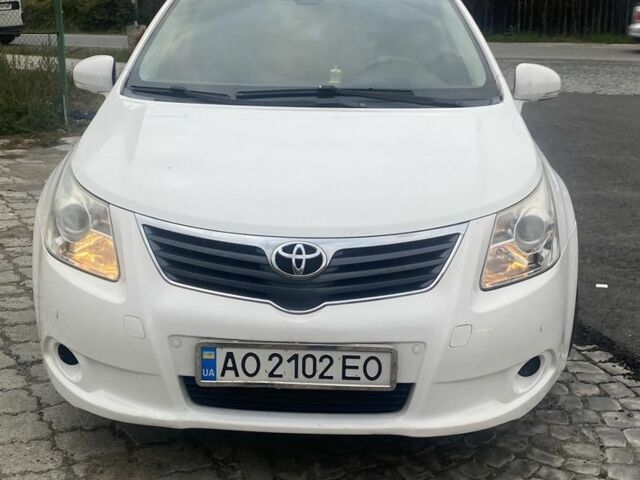 Білий Тойота Авенсіс, об'ємом двигуна 2.2 л та пробігом 241 тис. км за 7200 $, фото 1 на Automoto.ua