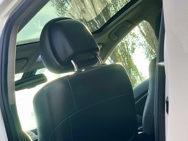 Белый Тойота Авенсис, объемом двигателя 2.2 л и пробегом 188 тыс. км за 7100 $, фото 12 на Automoto.ua