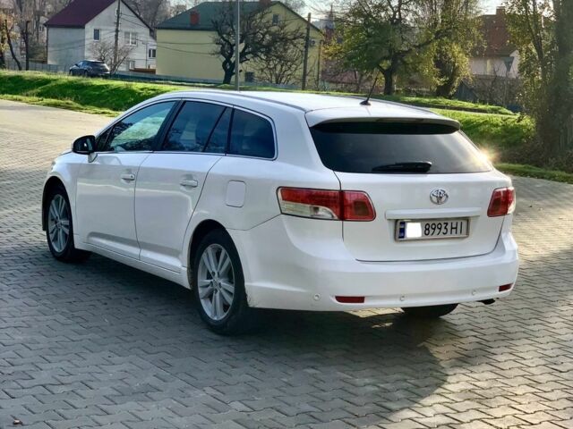Белый Тойота Авенсис, объемом двигателя 2.2 л и пробегом 186 тыс. км за 7650 $, фото 4 на Automoto.ua