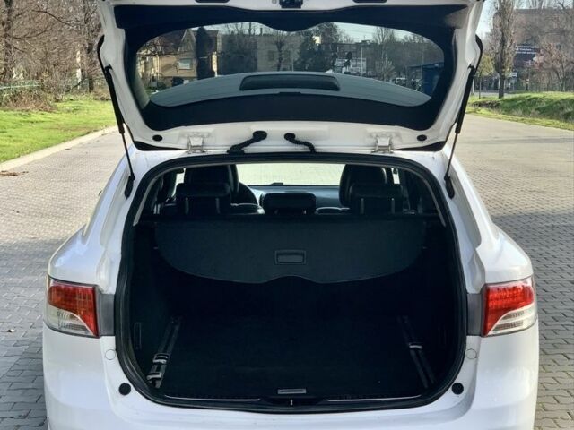 Белый Тойота Авенсис, объемом двигателя 2.2 л и пробегом 186 тыс. км за 7650 $, фото 9 на Automoto.ua