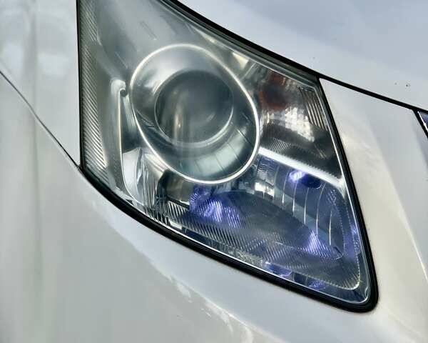 Білий Тойота Авенсіс, об'ємом двигуна 2.2 л та пробігом 186 тис. км за 7650 $, фото 19 на Automoto.ua