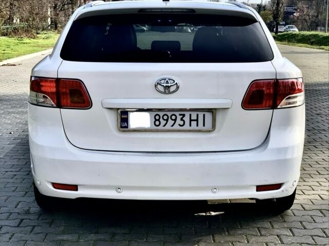 Белый Тойота Авенсис, объемом двигателя 2.2 л и пробегом 186 тыс. км за 7650 $, фото 7 на Automoto.ua