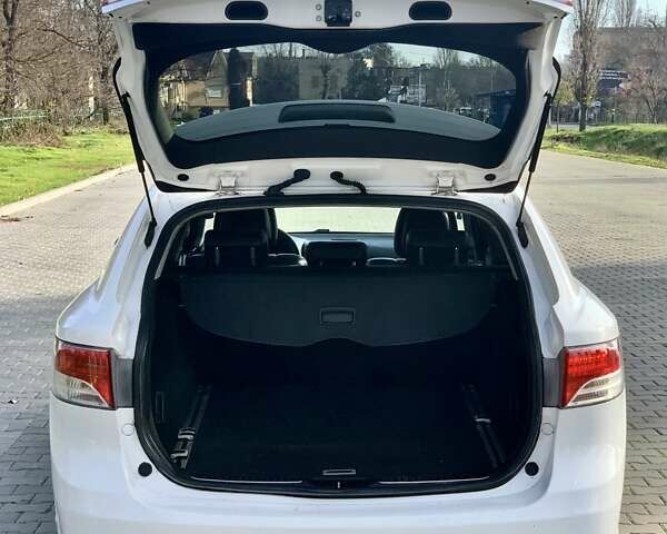 Белый Тойота Авенсис, объемом двигателя 2.22 л и пробегом 188 тыс. км за 7100 $, фото 15 на Automoto.ua