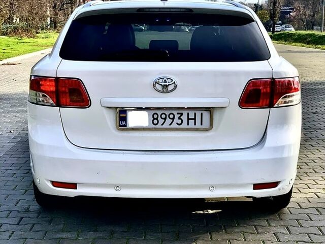 Белый Тойота Авенсис, объемом двигателя 2.2 л и пробегом 186 тыс. км за 7650 $, фото 5 на Automoto.ua