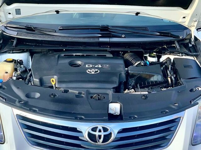 Белый Тойота Авенсис, объемом двигателя 2.2 л и пробегом 186 тыс. км за 7650 $, фото 7 на Automoto.ua