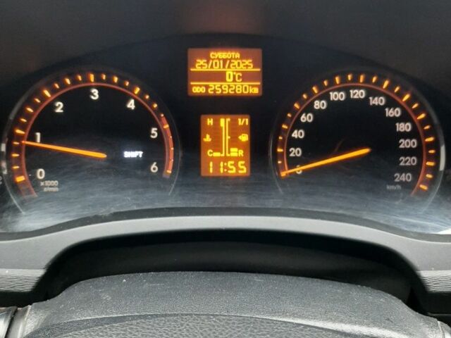 Белый Тойота Авенсис, объемом двигателя 2 л и пробегом 260 тыс. км за 9000 $, фото 4 на Automoto.ua