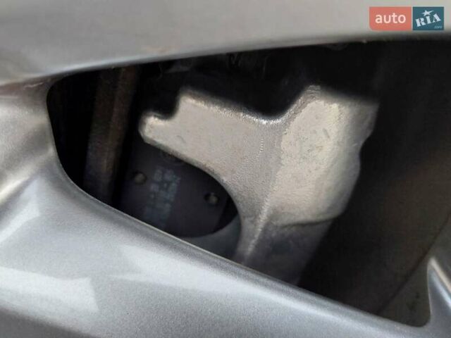 Белый Тойота Авенсис, объемом двигателя 1.6 л и пробегом 212 тыс. км за 10333 $, фото 61 на Automoto.ua