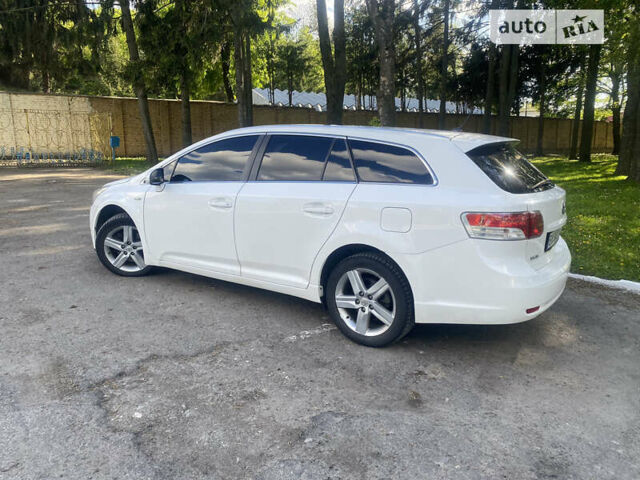 Белый Тойота Авенсис, объемом двигателя 2.2 л и пробегом 212 тыс. км за 9400 $, фото 7 на Automoto.ua