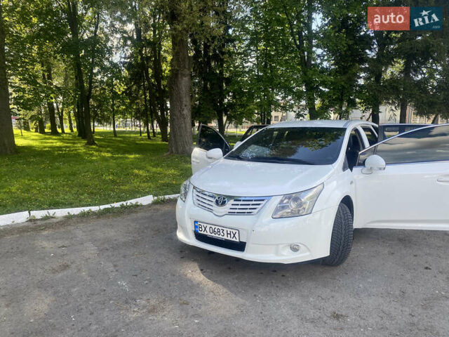 Белый Тойота Авенсис, объемом двигателя 2.2 л и пробегом 212 тыс. км за 9400 $, фото 9 на Automoto.ua