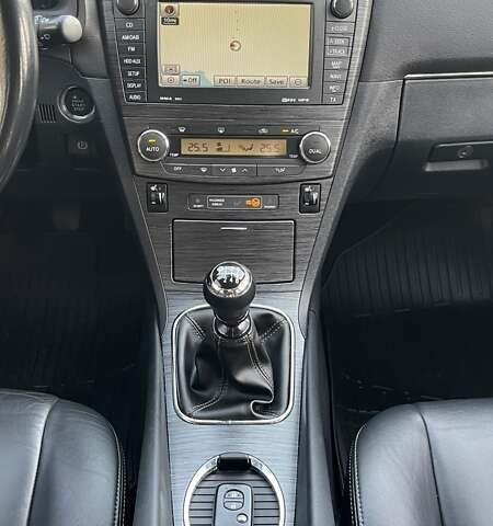 Білий Тойота Авенсіс, об'ємом двигуна 2.2 л та пробігом 259 тис. км за 8990 $, фото 15 на Automoto.ua