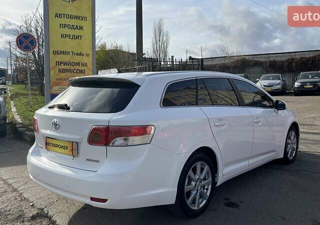 Білий Тойота Авенсіс, об'ємом двигуна 2.2 л та пробігом 259 тис. км за 8990 $, фото 7 на Automoto.ua