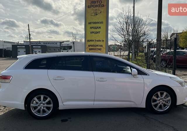 Білий Тойота Авенсіс, об'ємом двигуна 2.2 л та пробігом 259 тис. км за 8990 $, фото 6 на Automoto.ua