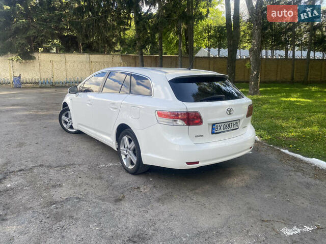 Белый Тойота Авенсис, объемом двигателя 2.2 л и пробегом 212 тыс. км за 9400 $, фото 6 на Automoto.ua