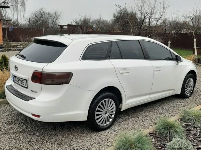 Белый Тойота Авенсис, объемом двигателя 2 л и пробегом 260 тыс. км за 9000 $, фото 2 на Automoto.ua