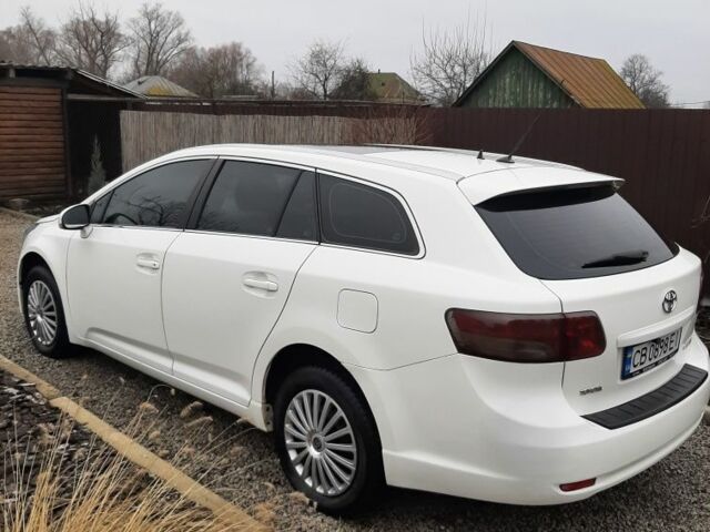 Белый Тойота Авенсис, объемом двигателя 2 л и пробегом 260 тыс. км за 9000 $, фото 3 на Automoto.ua