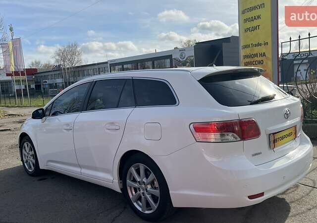 Білий Тойота Авенсіс, об'ємом двигуна 2.2 л та пробігом 259 тис. км за 8990 $, фото 3 на Automoto.ua