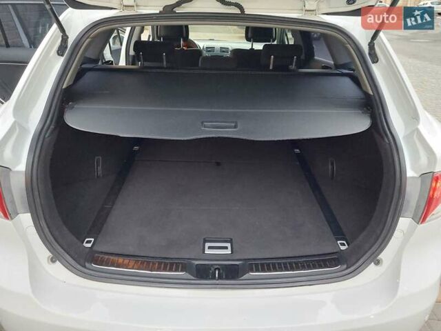 Белый Тойота Авенсис, объемом двигателя 1.6 л и пробегом 212 тыс. км за 10333 $, фото 62 на Automoto.ua