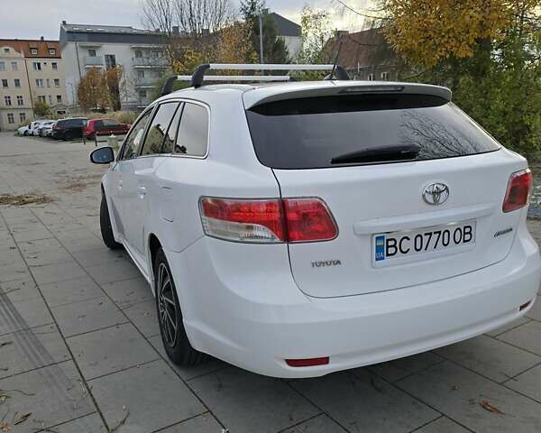 Белый Тойота Авенсис, объемом двигателя 1.99 л и пробегом 277 тыс. км за 9900 $, фото 7 на Automoto.ua