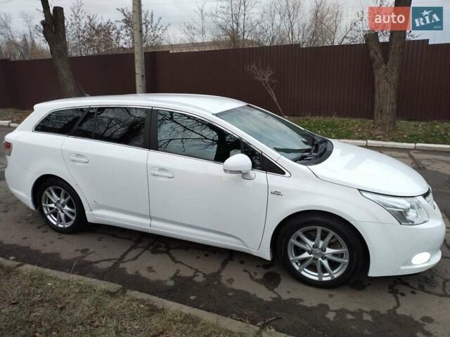 Білий Тойота Авенсіс, об'ємом двигуна 2.2 л та пробігом 307 тис. км за 9300 $, фото 1 на Automoto.ua