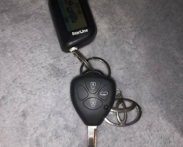 Белый Тойота Авенсис, объемом двигателя 1.99 л и пробегом 277 тыс. км за 9900 $, фото 14 на Automoto.ua