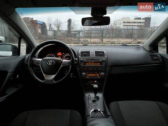 Белый Тойота Авенсис, объемом двигателя 1.8 л и пробегом 227 тыс. км за 7700 $, фото 4 на Automoto.ua