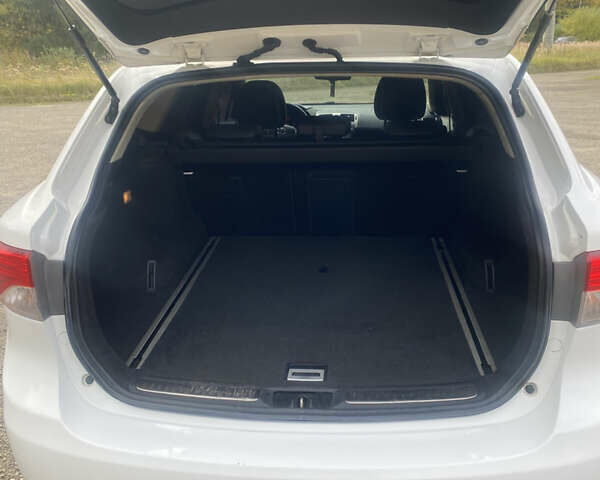 Белый Тойота Авенсис, объемом двигателя 2 л и пробегом 300 тыс. км за 9700 $, фото 14 на Automoto.ua