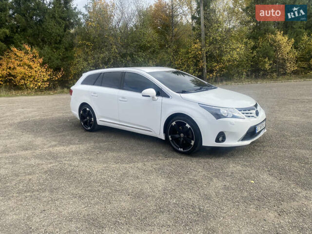 Белый Тойота Авенсис, объемом двигателя 2 л и пробегом 300 тыс. км за 9700 $, фото 4 на Automoto.ua