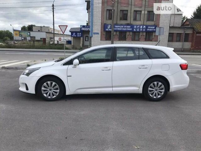 Белый Тойота Авенсис, объемом двигателя 2 л и пробегом 275 тыс. км за 8400 $, фото 3 на Automoto.ua