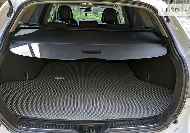 Белый Тойота Авенсис, объемом двигателя 2.2 л и пробегом 235 тыс. км за 9999 $, фото 17 на Automoto.ua