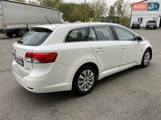 Белый Тойота Авенсис, объемом двигателя 2 л и пробегом 270 тыс. км за 8800 $, фото 4 на Automoto.ua