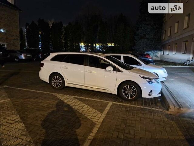 Белый Тойота Авенсис, объемом двигателя 2 л и пробегом 224 тыс. км за 8500 $, фото 4 на Automoto.ua