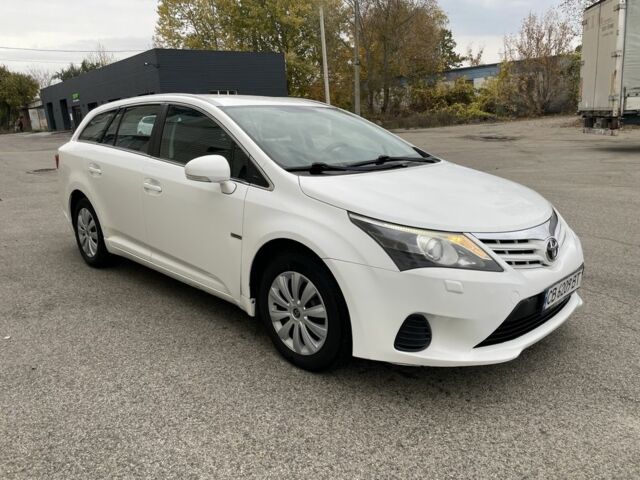 Белый Тойота Авенсис, объемом двигателя 2 л и пробегом 270 тыс. км за 8800 $, фото 3 на Automoto.ua