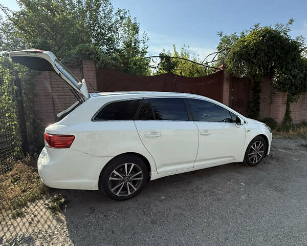 Білий Тойота Авенсіс, об'ємом двигуна 2.2 л та пробігом 225 тис. км за 10200 $, фото 8 на Automoto.ua