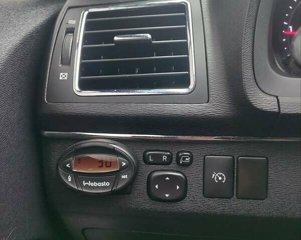 Белый Тойота Авенсис, объемом двигателя 2.23 л и пробегом 197 тыс. км за 10000 $, фото 15 на Automoto.ua