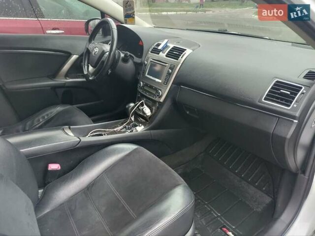 Белый Тойота Авенсис, объемом двигателя 2.23 л и пробегом 197 тыс. км за 10000 $, фото 6 на Automoto.ua