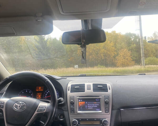 Белый Тойота Авенсис, объемом двигателя 2 л и пробегом 300 тыс. км за 9700 $, фото 13 на Automoto.ua