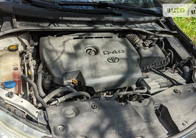 Белый Тойота Авенсис, объемом двигателя 2.2 л и пробегом 235 тыс. км за 9999 $, фото 26 на Automoto.ua