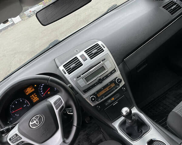 Белый Тойота Авенсис, объемом двигателя 2 л и пробегом 270 тыс. км за 8800 $, фото 8 на Automoto.ua