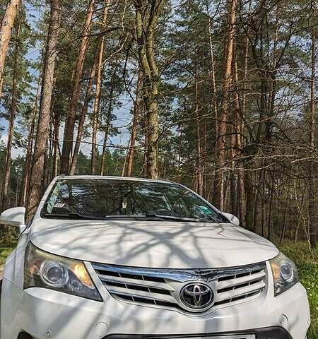 Белый Тойота Авенсис, объемом двигателя 2.2 л и пробегом 235 тыс. км за 9999 $, фото 34 на Automoto.ua