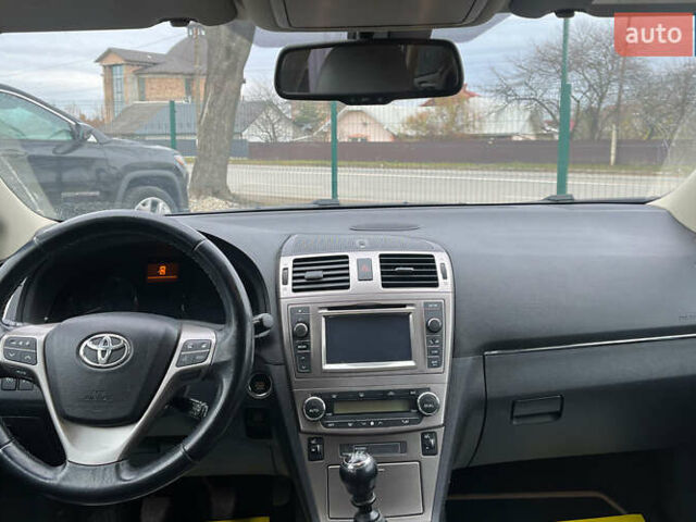 Білий Тойота Авенсіс, об'ємом двигуна 2.23 л та пробігом 262 тис. км за 10500 $, фото 9 на Automoto.ua