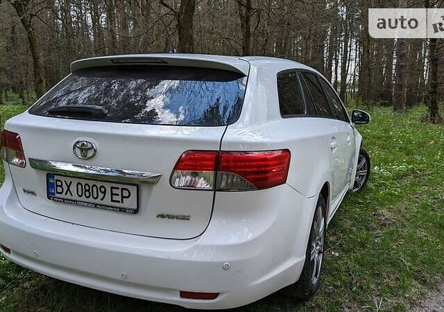 Белый Тойота Авенсис, объемом двигателя 2.2 л и пробегом 235 тыс. км за 9999 $, фото 12 на Automoto.ua