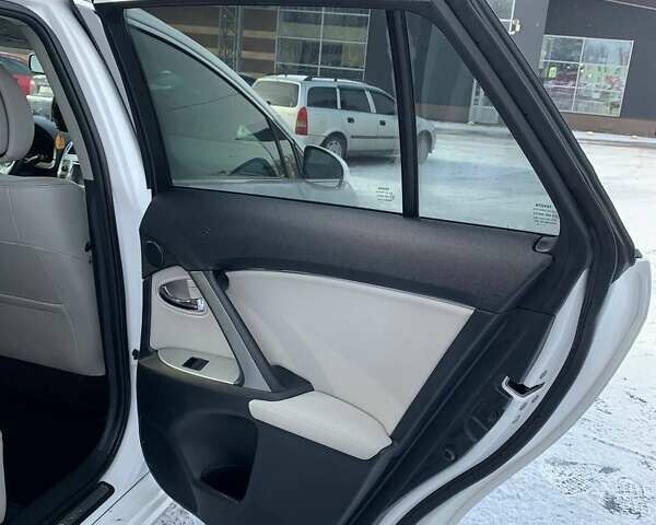 Білий Тойота Авенсіс, об'ємом двигуна 2.23 л та пробігом 294 тис. км за 10200 $, фото 17 на Automoto.ua