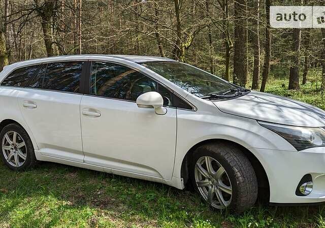 Белый Тойота Авенсис, объемом двигателя 2.2 л и пробегом 235 тыс. км за 9999 $, фото 29 на Automoto.ua