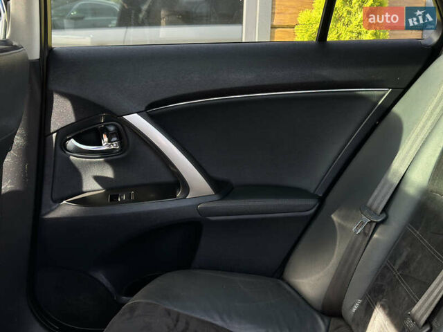 Белый Тойота Авенсис, объемом двигателя 2 л и пробегом 340 тыс. км за 11600 $, фото 47 на Automoto.ua