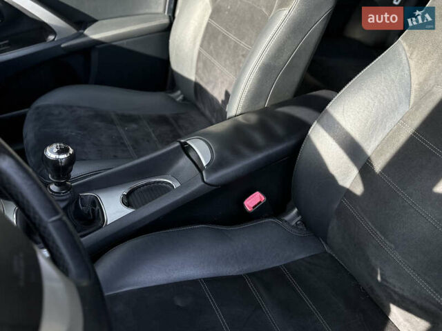 Белый Тойота Авенсис, объемом двигателя 2 л и пробегом 340 тыс. км за 11600 $, фото 41 на Automoto.ua