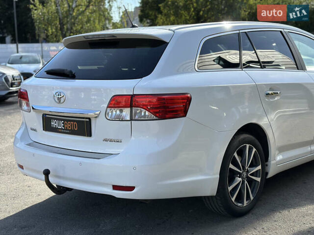 Белый Тойота Авенсис, объемом двигателя 2 л и пробегом 340 тыс. км за 11600 $, фото 17 на Automoto.ua