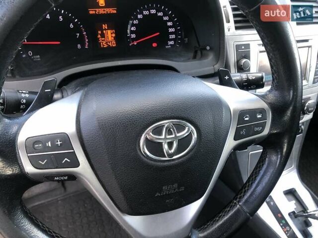 Білий Тойота Авенсіс, об'ємом двигуна 1.8 л та пробігом 236 тис. км за 10500 $, фото 10 на Automoto.ua