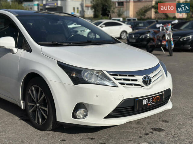 Белый Тойота Авенсис, объемом двигателя 2 л и пробегом 340 тыс. км за 11600 $, фото 6 на Automoto.ua