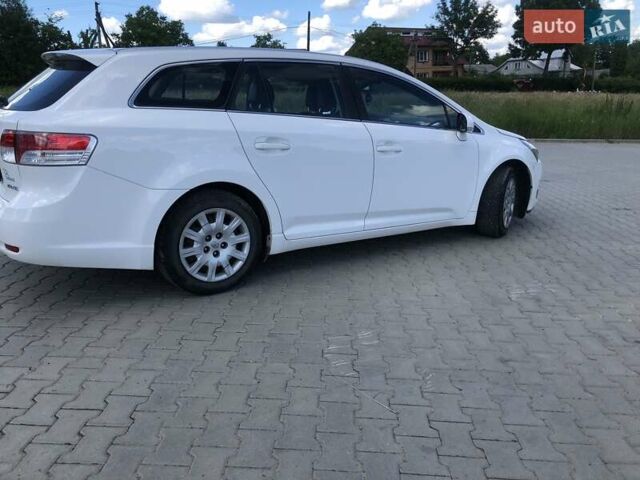 Білий Тойота Авенсіс, об'ємом двигуна 1.8 л та пробігом 236 тис. км за 10500 $, фото 5 на Automoto.ua