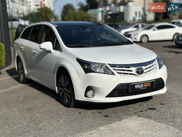 Белый Тойота Авенсис, объемом двигателя 2 л и пробегом 340 тыс. км за 11600 $, фото 4 на Automoto.ua